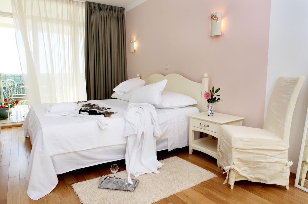 Comfort Double Room, 1 Double Bed, Balcony, Sea View - Photo 2