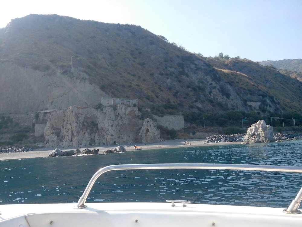 Villa Individuelle à 20m de la Mer pour Séjour et/ou Soins Thermaux Près de Taormina, Photo 35
