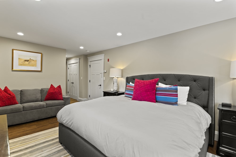 Family Room - Photo 5
