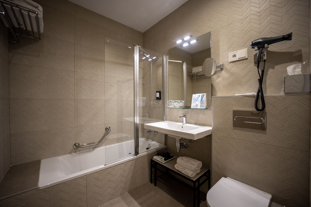 Deluxe Double Room - Photo 3