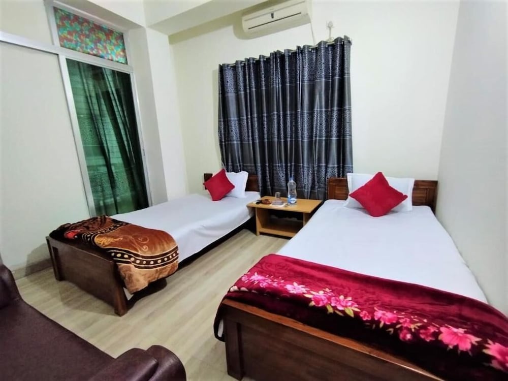 Basic Triple Room photo 1