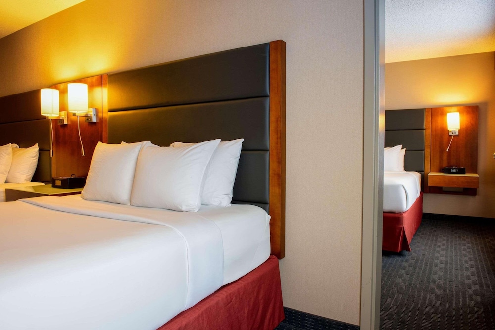 Premium Room, Multiple Beds, Non Smoking - Photo 3