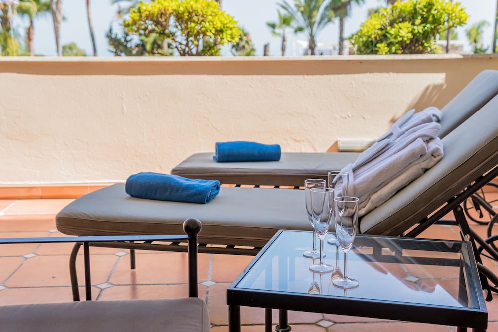 Superior Apartment, 2 Bedrooms, Pool View - Photo 2