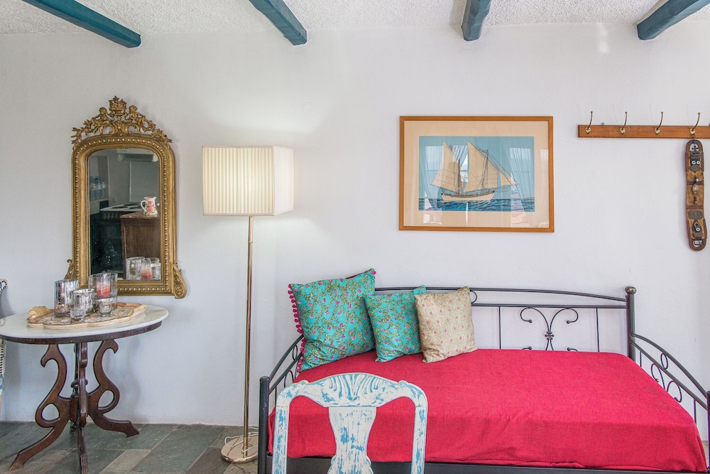 Comfort Apartment, Patio, Courtyard View