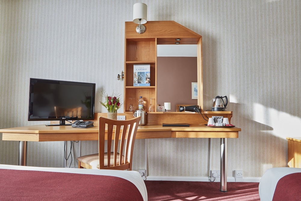 Standard Twin, 2 Double Beds - Photo 2