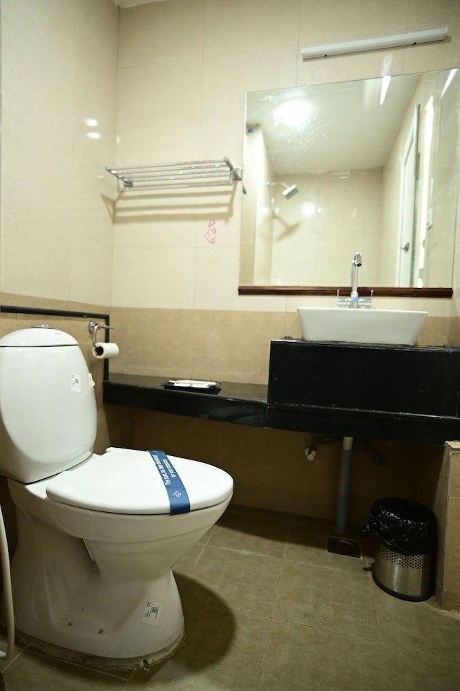 Deluxe Twin Room - Photo 2