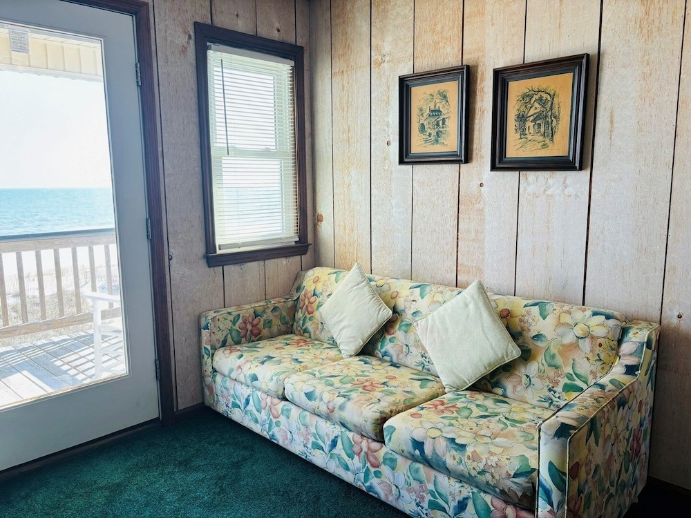House, 5 Bedrooms photo 2