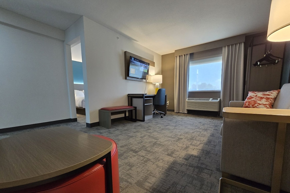 Suite, 1 King Bed with Sofa bed, Non Smoking - Photo 2