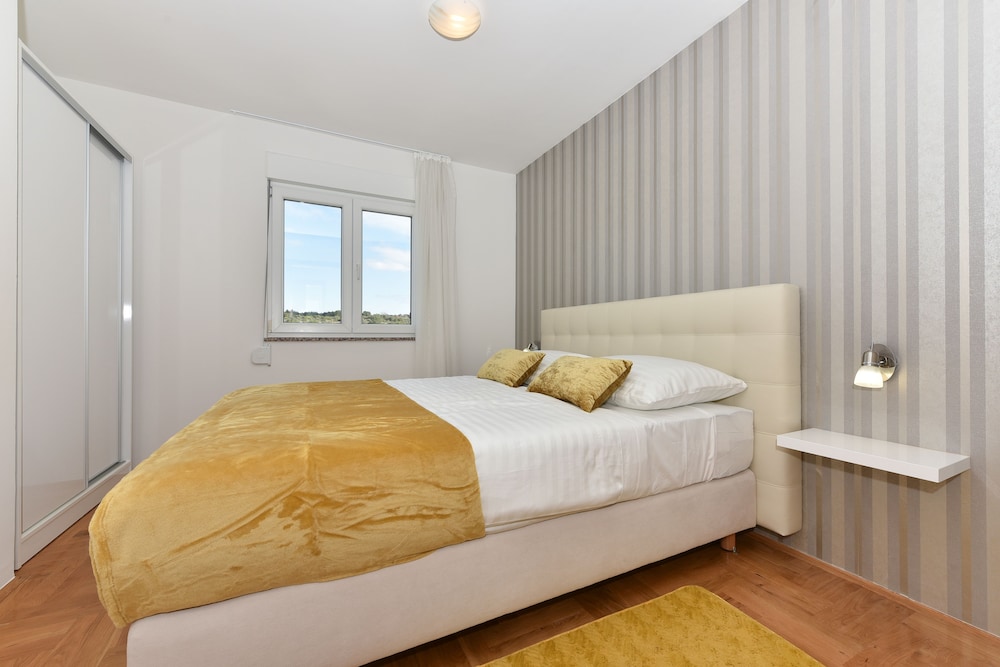Apartment, 2 Bedrooms, Balcony