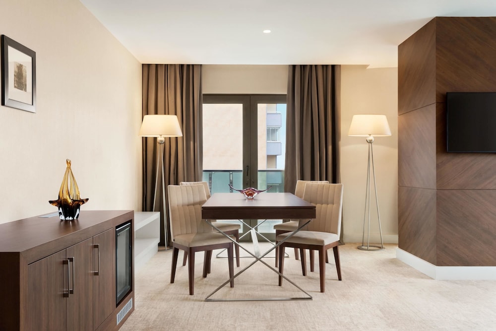 Suite, 1 King Bed, Non Smoking