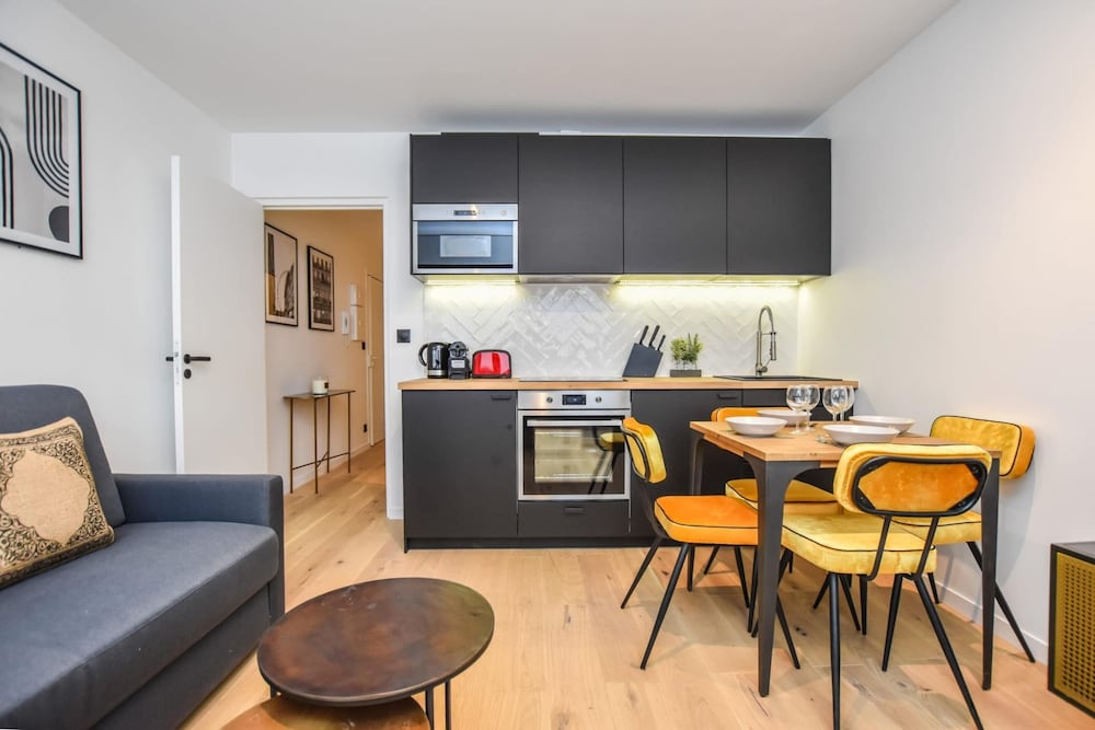 Apartment photo 2