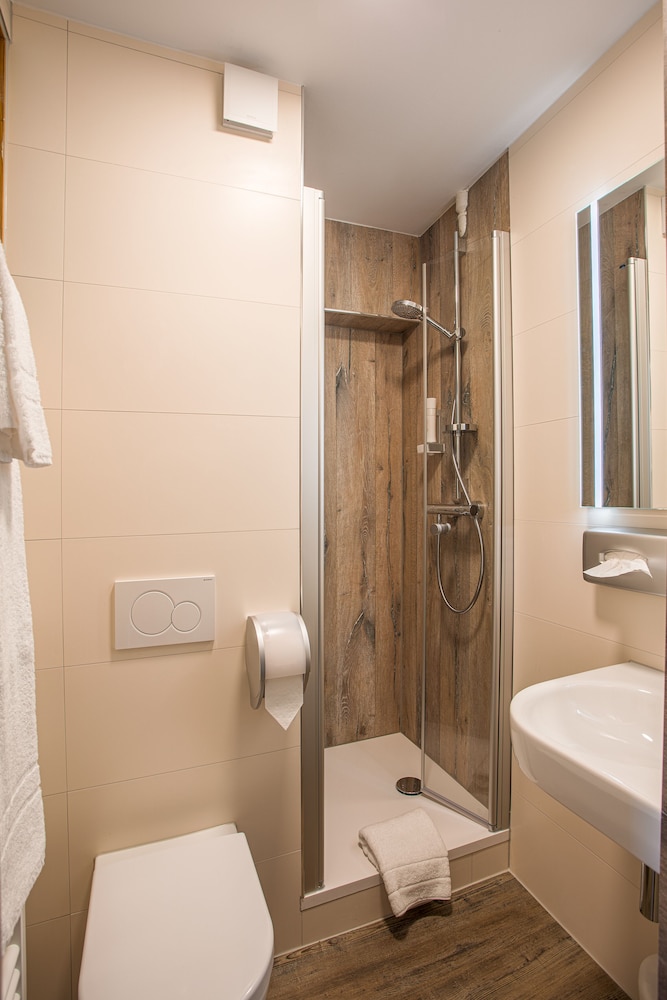 Double Room - Photo 7