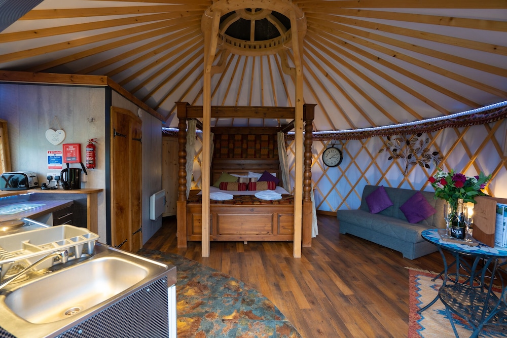 The Somerset Shire Yurt Glamping Pod photo 2