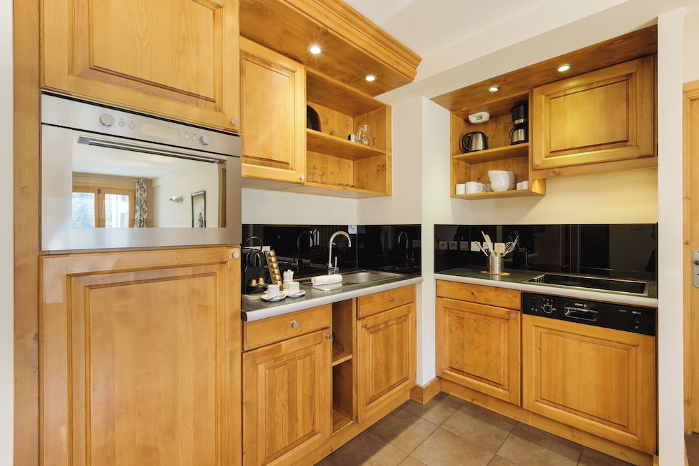 Family Apartment, Multiple Bedrooms (Vallorcine Balme 22 ski in / ski out) photo
