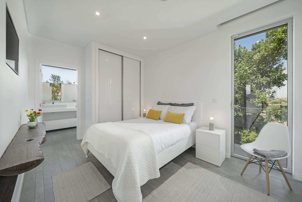 Basic House, Multiple Beds