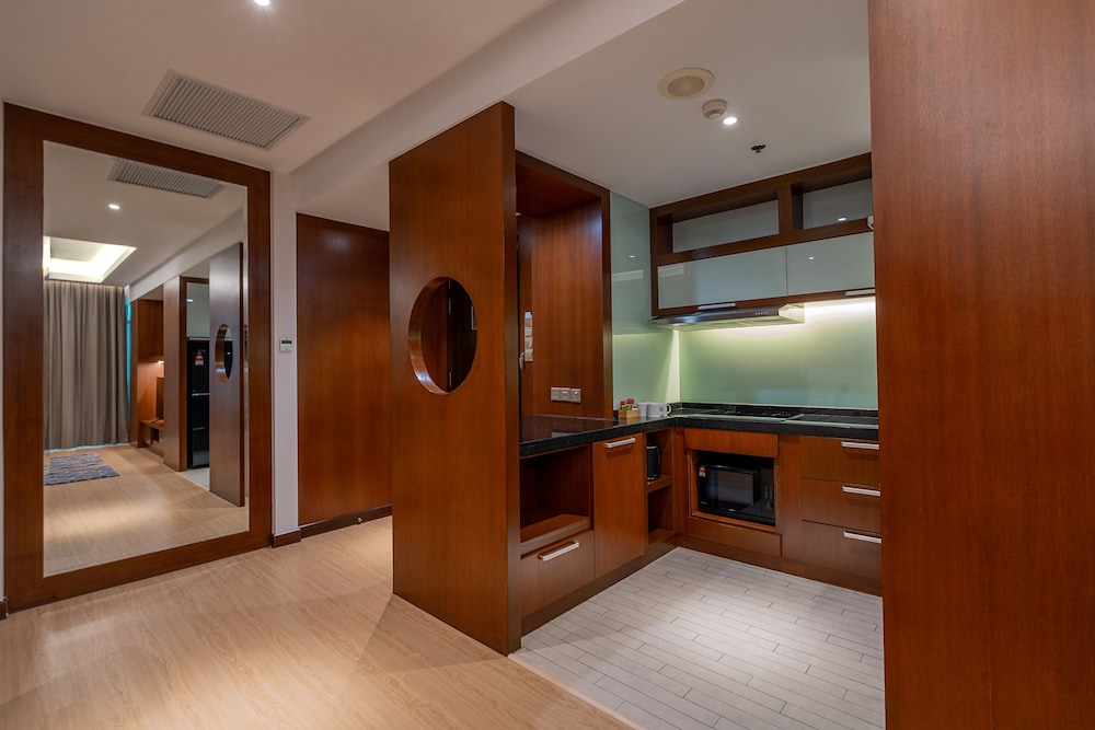 Suite, 2 Double Beds, City View