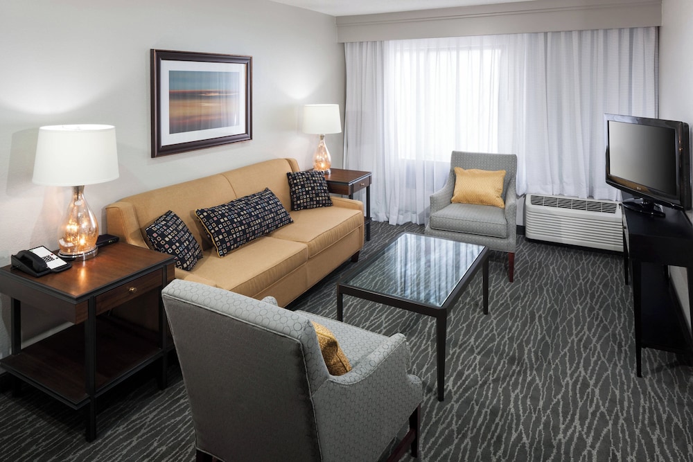 Deluxe Suite, 1 Bedroom - Photo 1