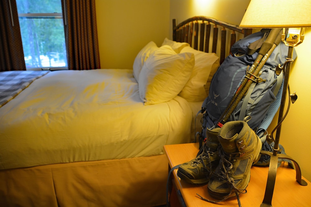 Room, 1 Queen Bed, Private Bathroom photo 2