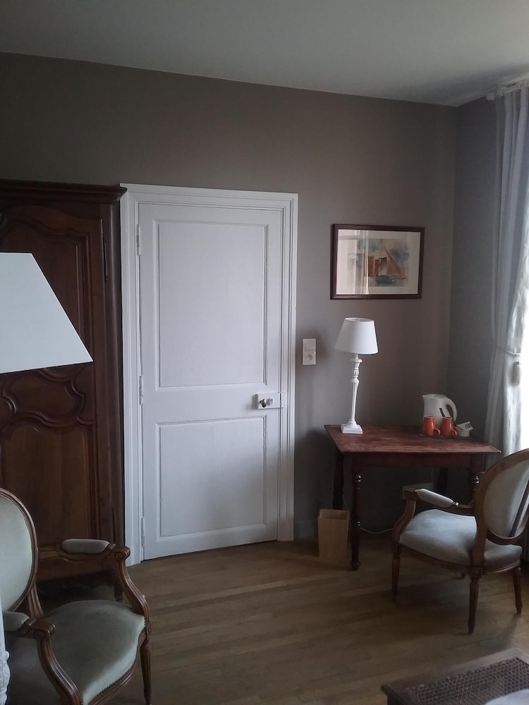 Premium Double Room, Accessible, Private Bathroom (Chambre Taupe) photo 3