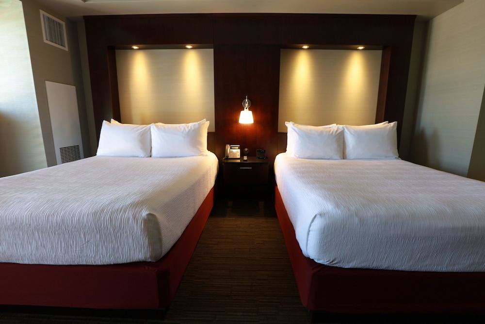 Deluxe Room, 2 Queen Beds - Photo 2