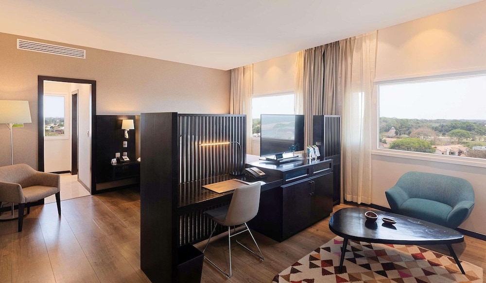 Studio Suite, 1 King Bed, Non Smoking photo 1