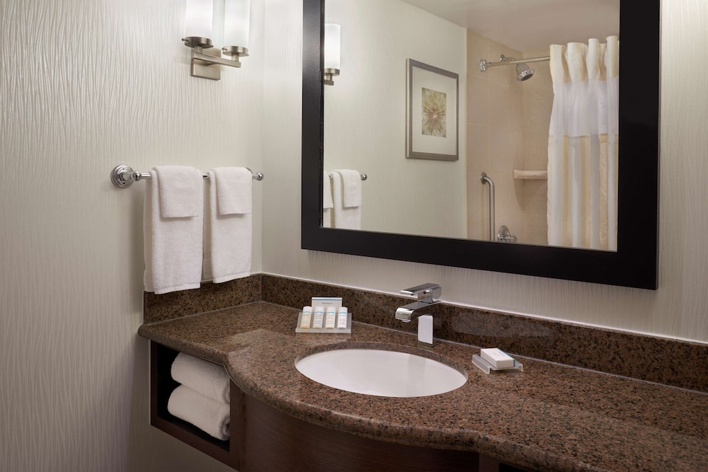 Room, 2 Queen Beds, Accessible - Photo 2