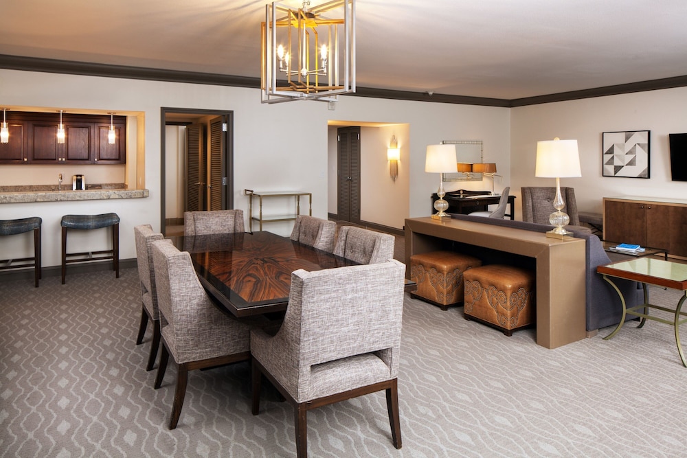 Executive Suite, 1 Bedroom - Photo 9