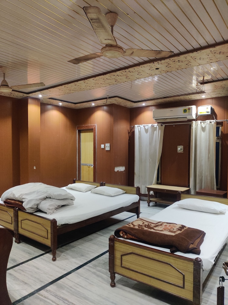 Deluxe Triple Room photo 2