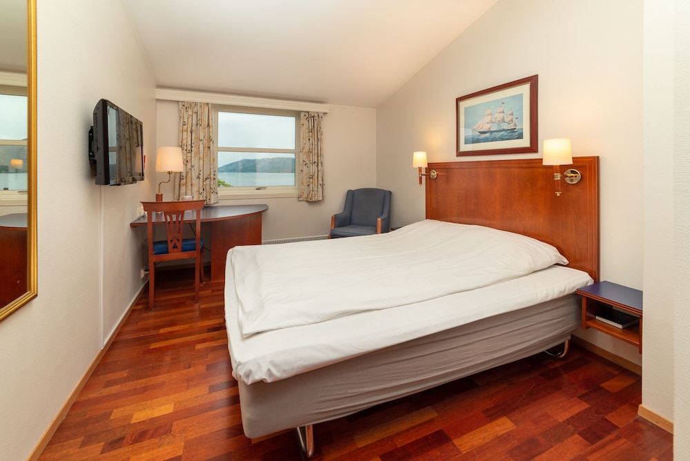 Standard Room, 1 Queen Bed, Non Smoking photo 1