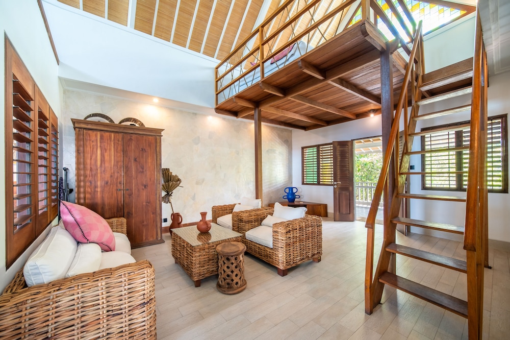 Presidential Suite, Private Pool, Ocean View photo 2