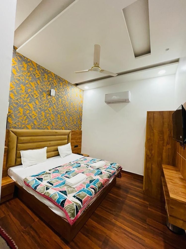 Deluxe Room - Photo 1