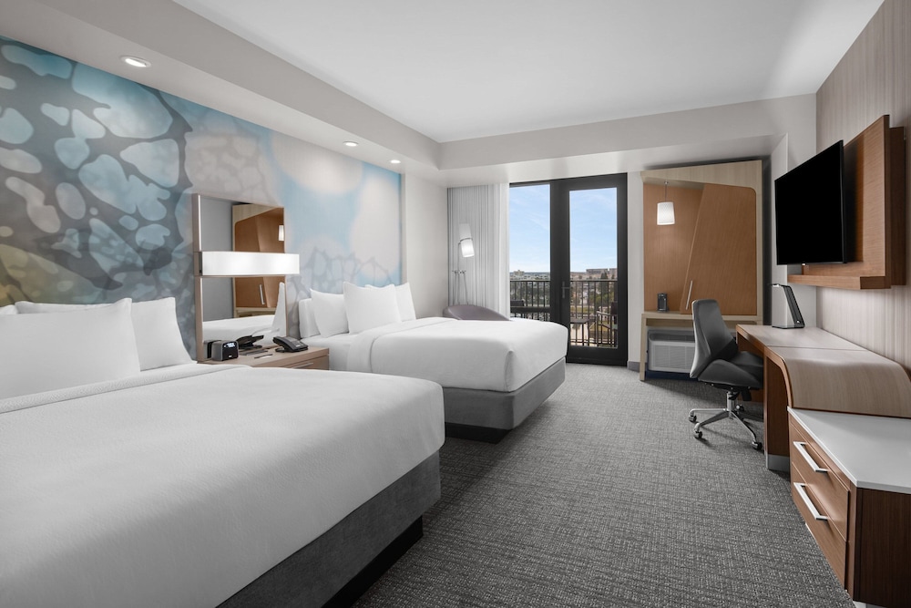 Studio Suite, 2 Queen Beds, Pool View (Patio) photo 2