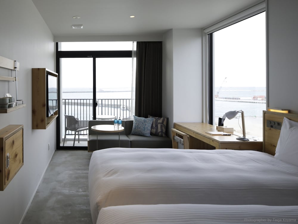 Corner View Twin (Harbor View) photo 2