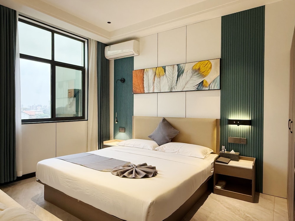 Business Single Room, 1 King Bed, City View