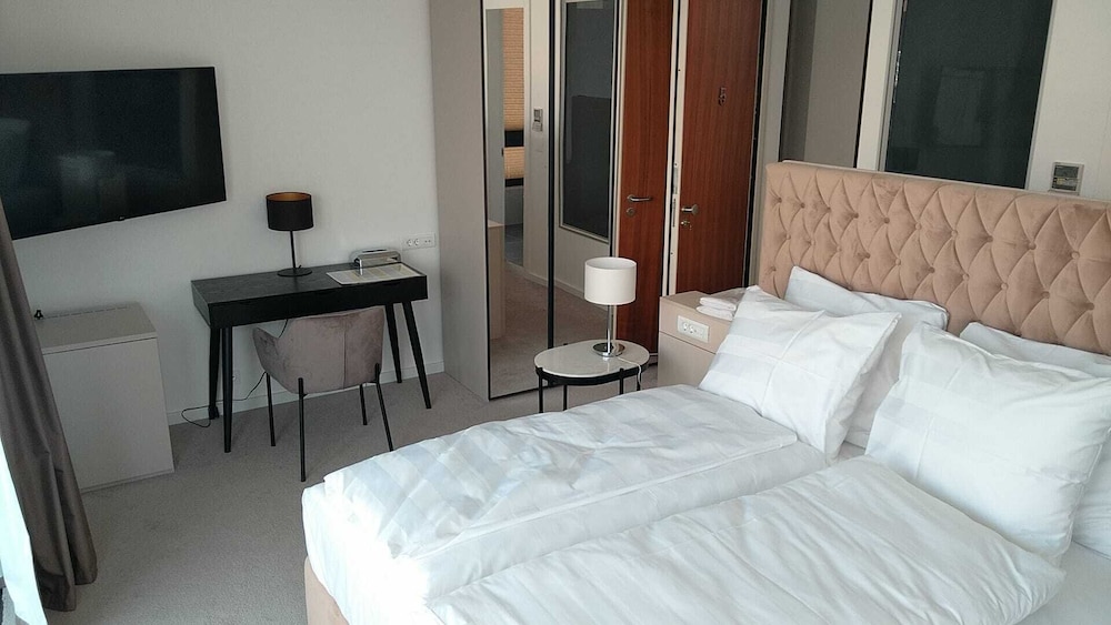 Deluxe Room, Balcony, Mountain View