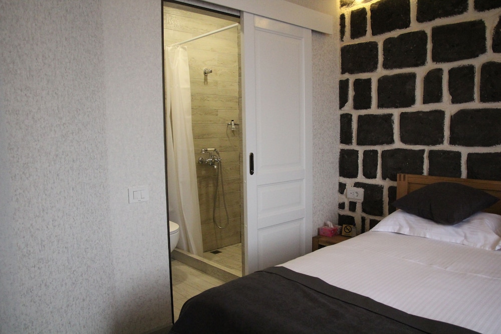 Basic Double Room, City View photo 3