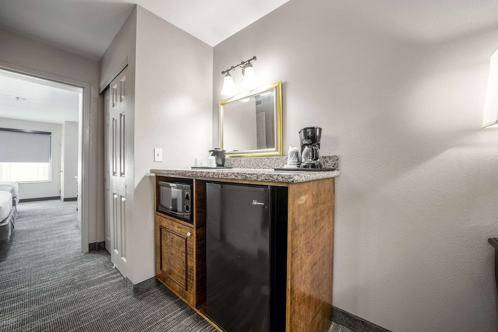 Suite, 2 Queen Beds, Non Smoking (Extended Stay) - Photo 8