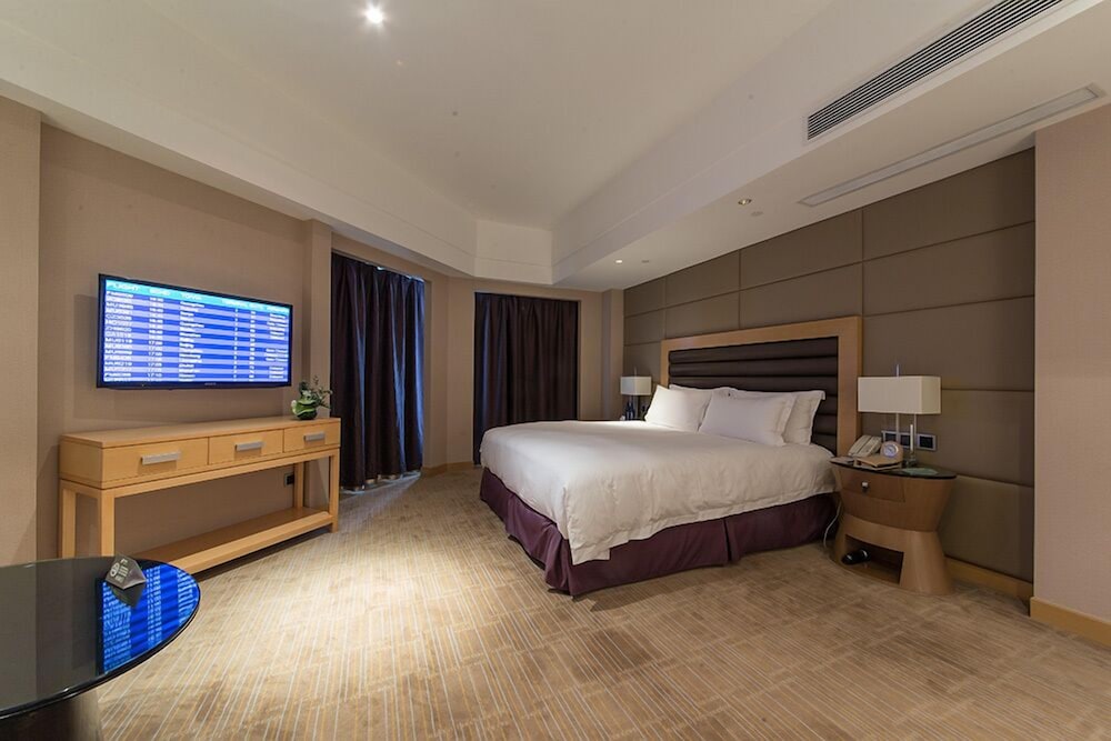 Deluxe Suite photo 2