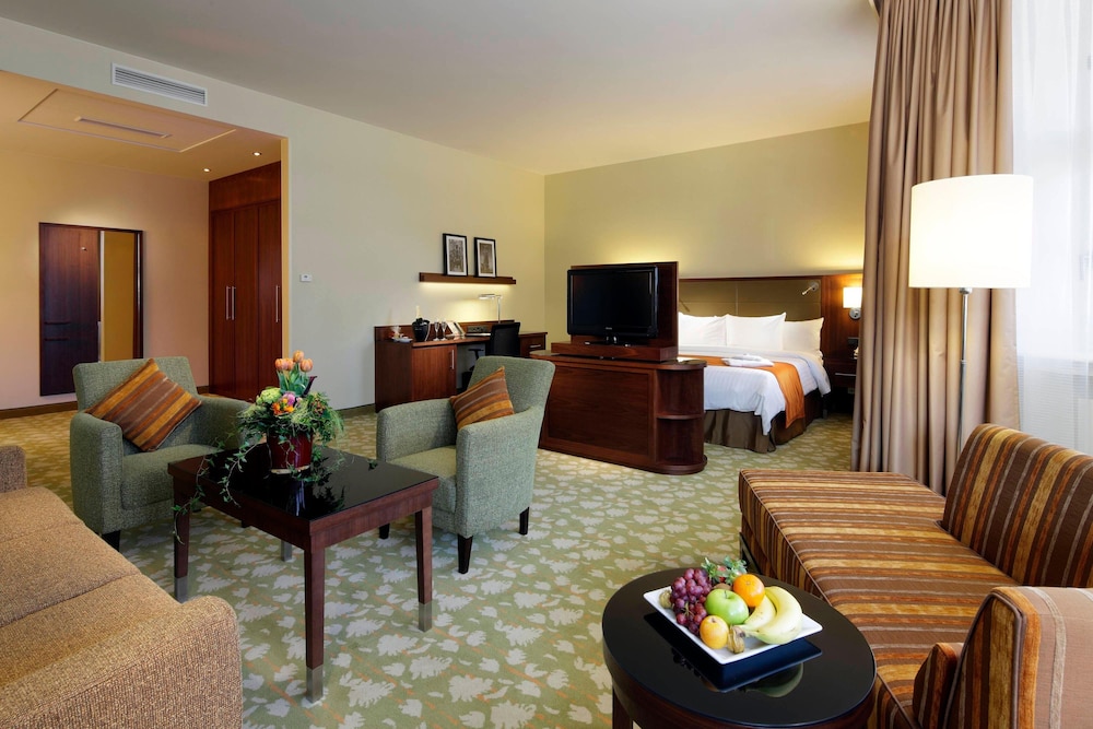 Superior Room, 1 King Bed, City View - Photo 3
