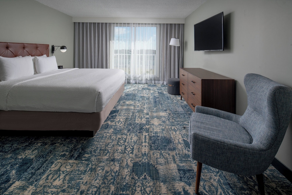 Suite, 1 Bedroom - Photo 3
