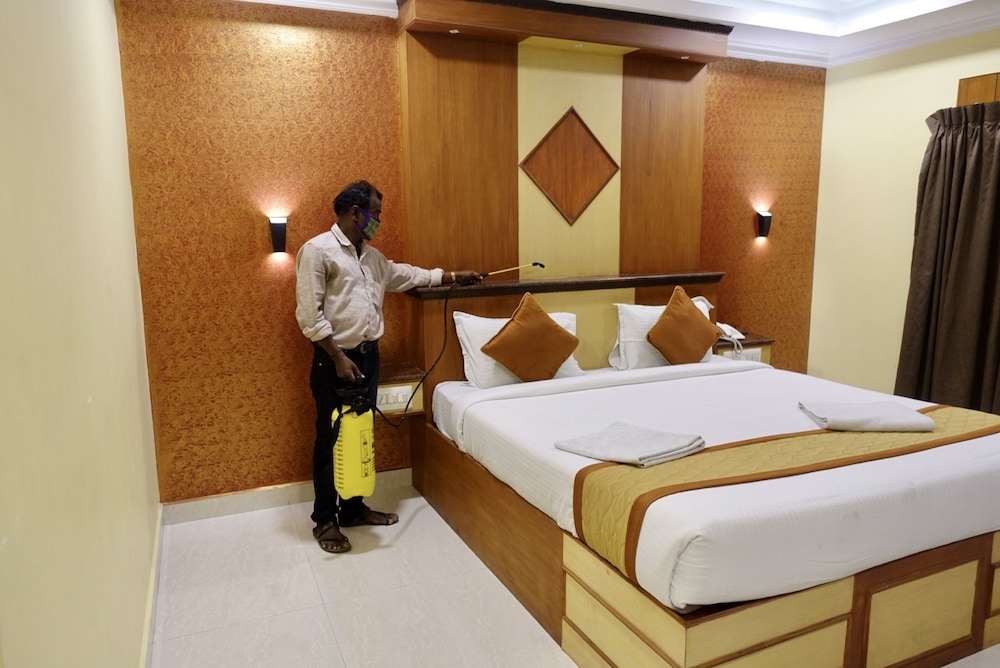 Deluxe Double Room - Photo 9