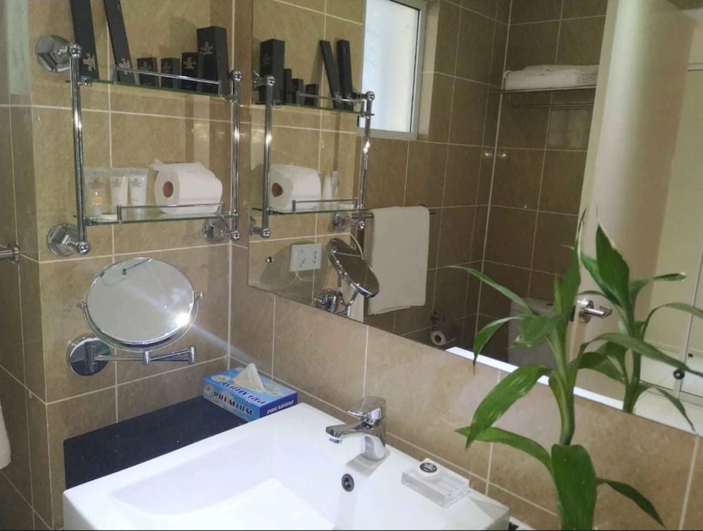 Executive Room - Photo 5