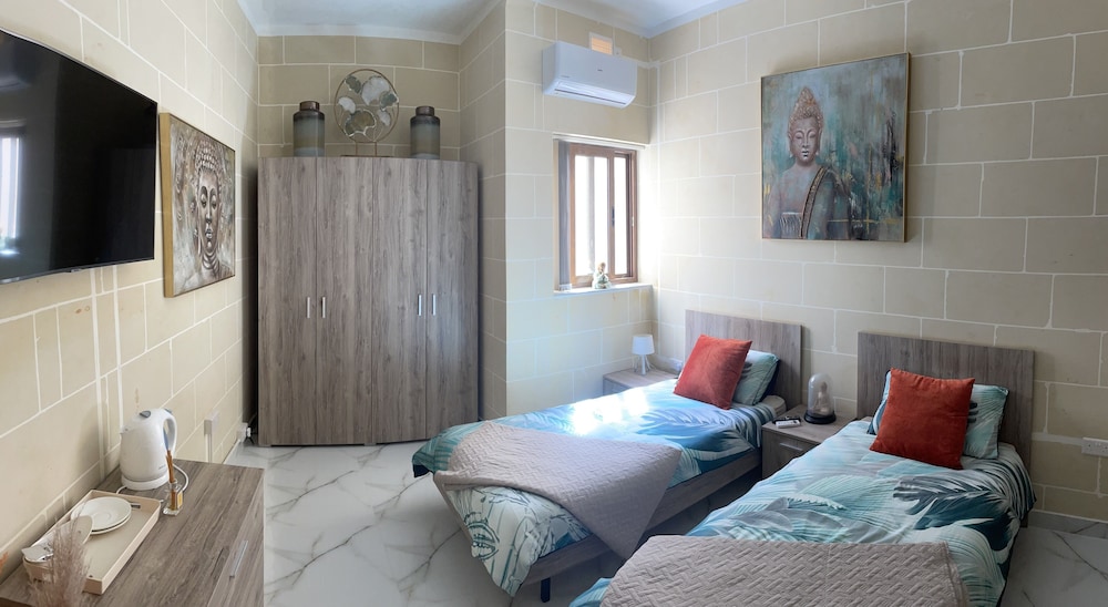 Luxury Twin Room