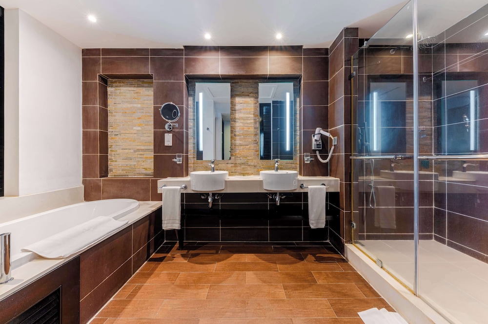 Premium Room, Ocean View - Photo 11