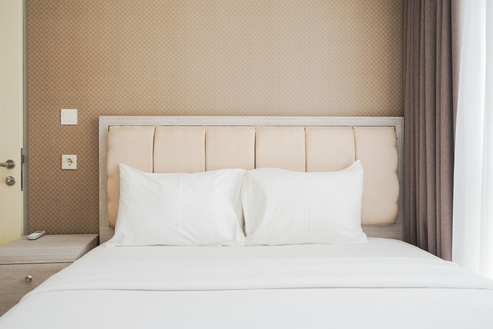 Room - Photo 8