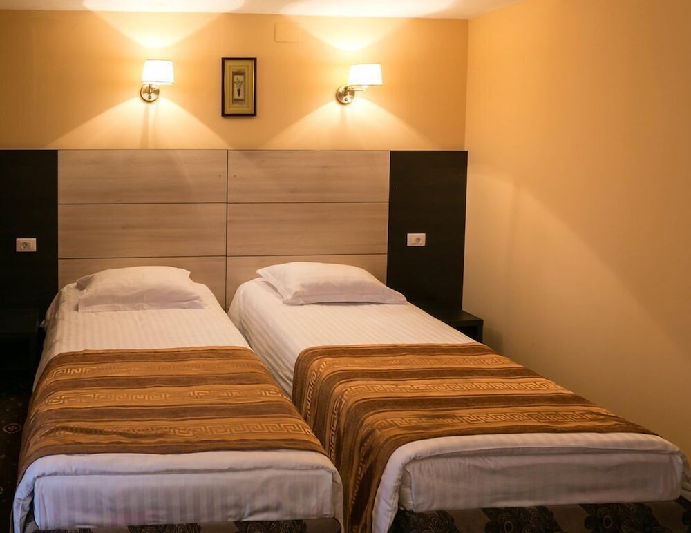 Triple Room, 1 Queen Bed with Sofa bed