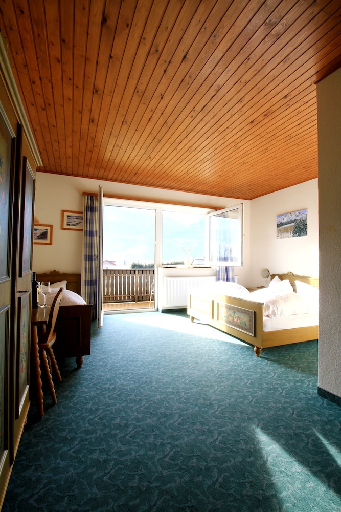 Family Triple Room, Balcony, Mountain View photo 2