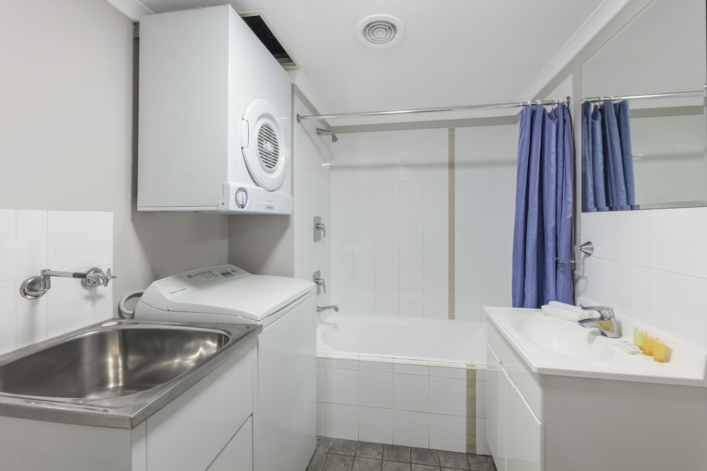 Two Bedroom Apartment - Photo 6