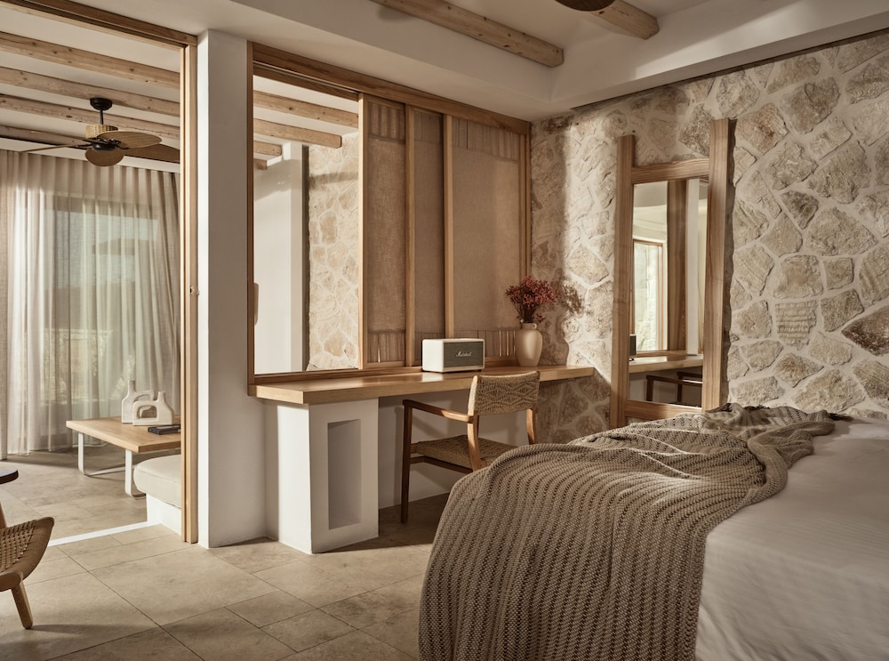 Villa de un dormitorio con vista al mar y piscina privada