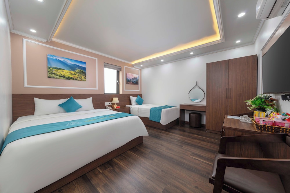 Superior Triple Room, Mountain View